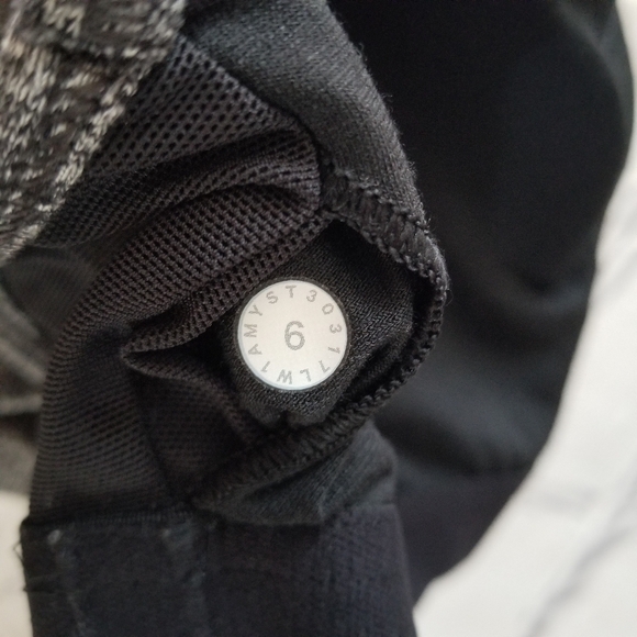 Lululemon Power Pose Tank - Picture 9 of 9